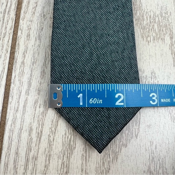 653 Bar III Men's Slim Tie 310 Hunter Cobble Solid $55 Silk Poly Blend - Picture 3 of 6